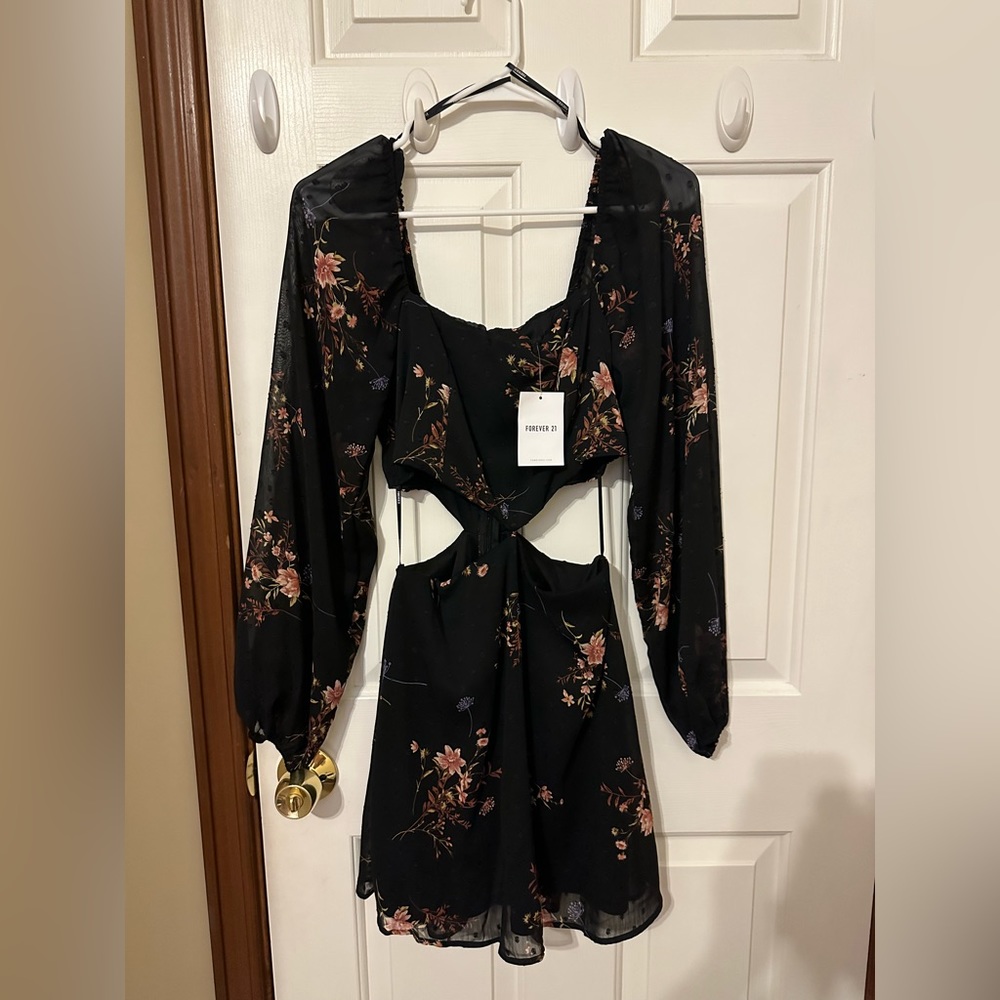 Forever21 floral print cutout mini dress 💯 new with price tag - Picture 2 of 2